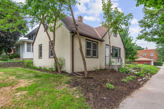 1181 Duluth Street, Saint Paul, MN 55106