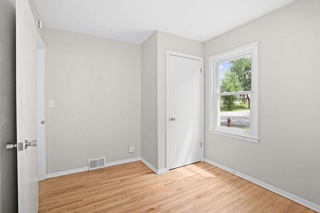 1181 Duluth Street, Saint Paul, MN 55106