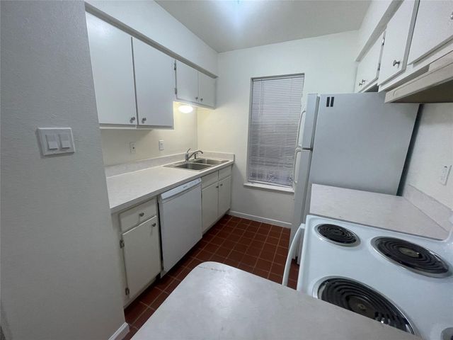 5550 N Braeswood Boulevard 129, Houston, TX 77096