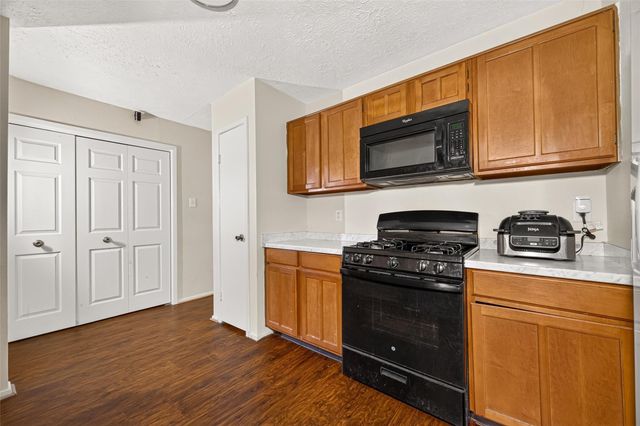 2307 Spring Dusk Lane, Spring, TX 77373