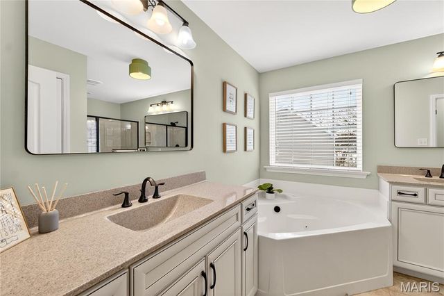 2768 Brook Hill Lane, St Charles, MO 63303