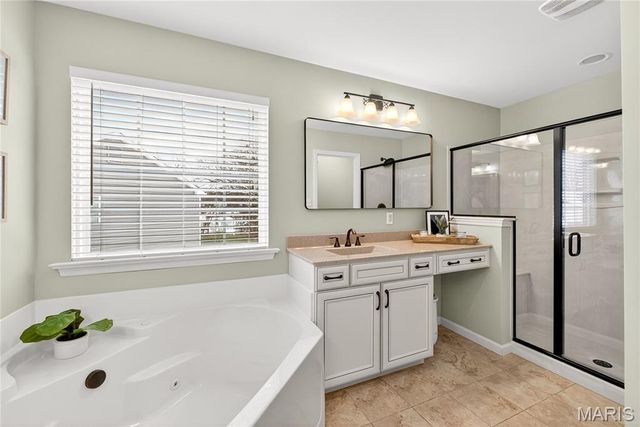 2768 Brook Hill Lane, St Charles, MO 63303