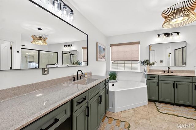 2768 Brook Hill Lane, St Charles, MO 63303