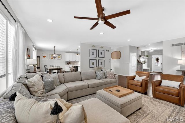 2768 Brook Hill Lane, St Charles, MO 63303