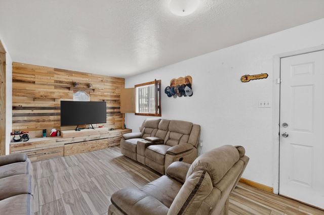 1160 Calle Mesquite, Bernalillo, NM 87004