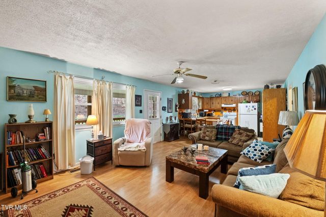 23146 Taylor Valley Road, Damascus, VA 24236