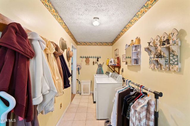 23146 Taylor Valley Road, Damascus, VA 24236