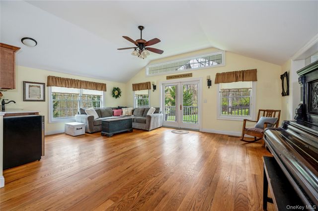 102 Warren Street, Somers, NY 10589