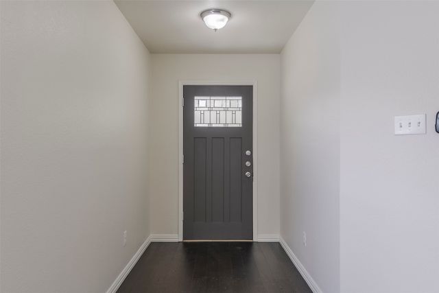 909 Anvil Creek Drive, Arlington, TX 76001