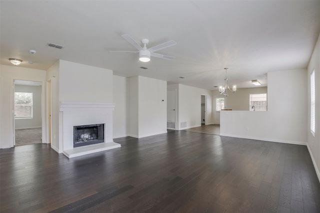 909 Anvil Creek Drive, Arlington, TX 76001