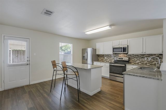 909 Anvil Creek Drive, Arlington, TX 76001