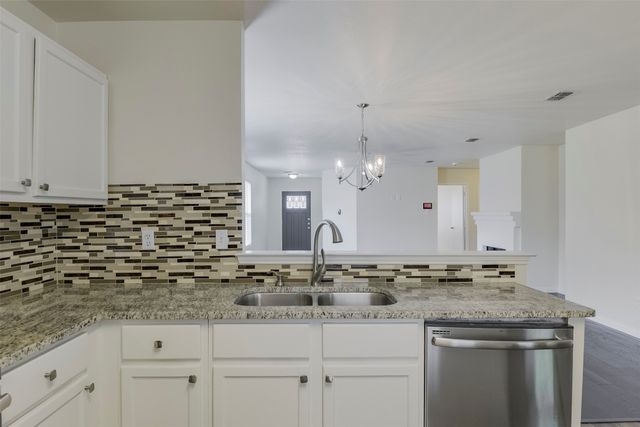 909 Anvil Creek Drive, Arlington, TX 76001