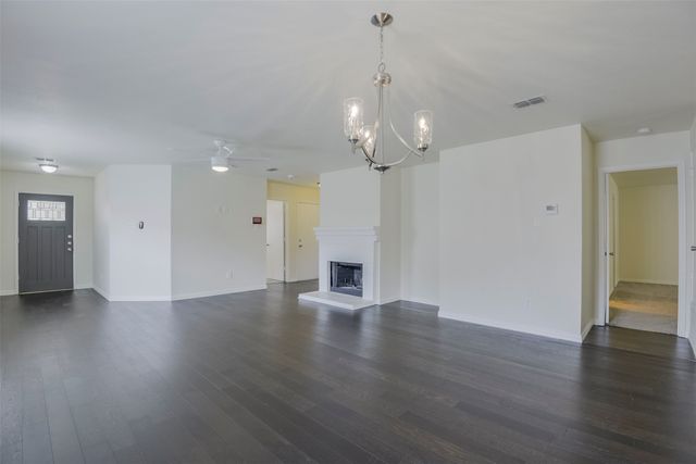 909 Anvil Creek Drive, Arlington, TX 76001