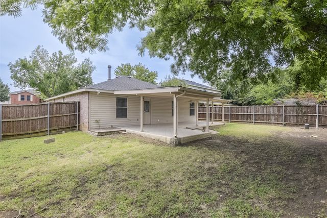 909 Anvil Creek Drive, Arlington, TX 76001