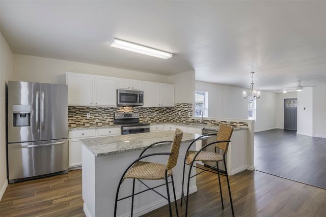 909 Anvil Creek Drive, Arlington, TX 76001