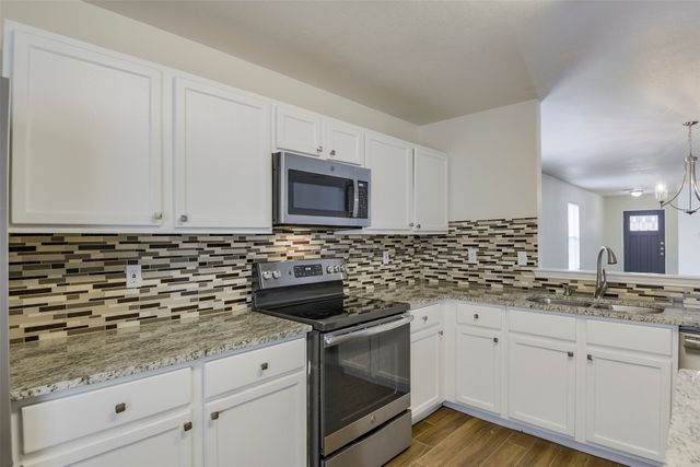 909 Anvil Creek Drive, Arlington, TX 76001