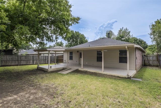 909 Anvil Creek Drive, Arlington, TX 76001