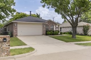 909 Anvil Creek Drive, Arlington, TX 76001