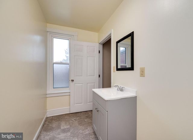 34 MAPLE ST, Reading, PA 19602