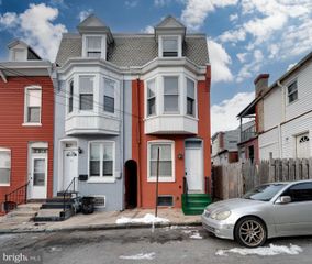 34 MAPLE ST, Reading, PA 19602