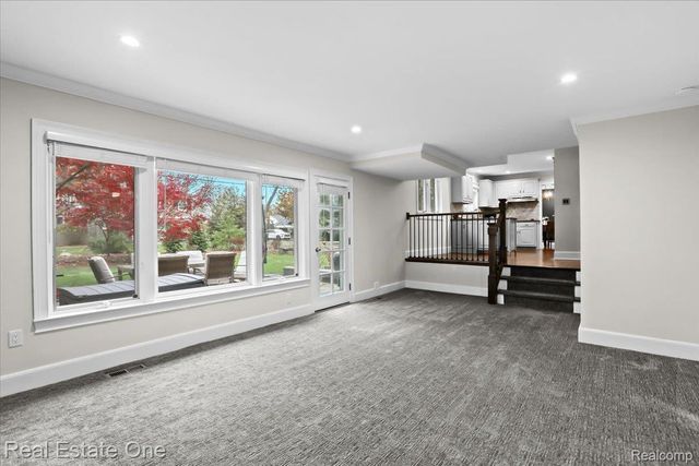 5611 Priory Lane, Bloomfield Hills, MI 48301