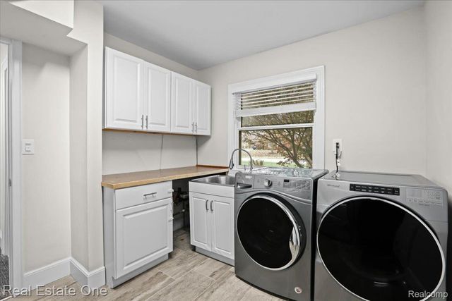 5611 Priory Lane, Bloomfield Hills, MI 48301