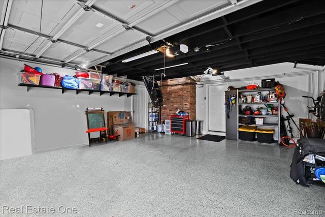 5611 Priory Lane, Bloomfield Hills, MI 48301