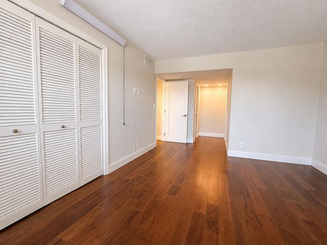 4030 W PALM AIRE Drive 402, Pompano Beach, FL 33069