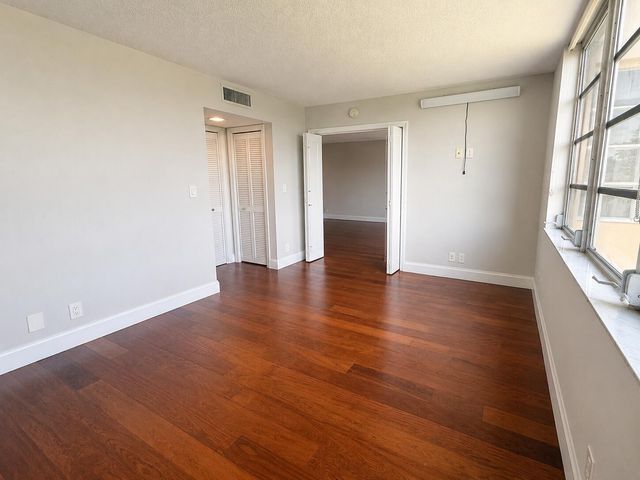 4030 W PALM AIRE Drive 402, Pompano Beach, FL 33069