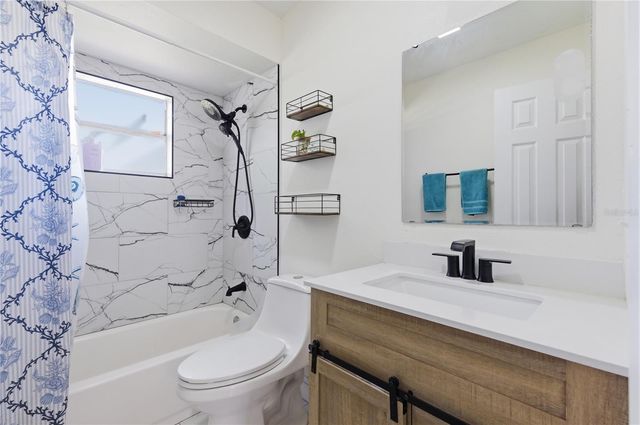 214 N THOMPSON ROAD, Apopka, FL 32703