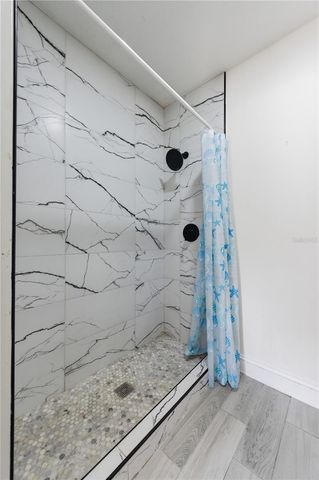 214 N THOMPSON ROAD, Apopka, FL 32703