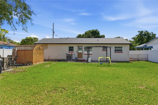 214 N THOMPSON ROAD, Apopka, FL 32703