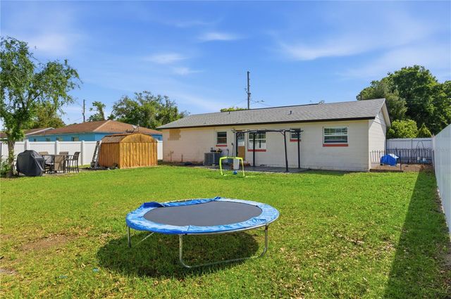 214 N THOMPSON ROAD, Apopka, FL 32703