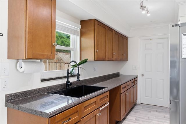 214 N THOMPSON ROAD, Apopka, FL 32703