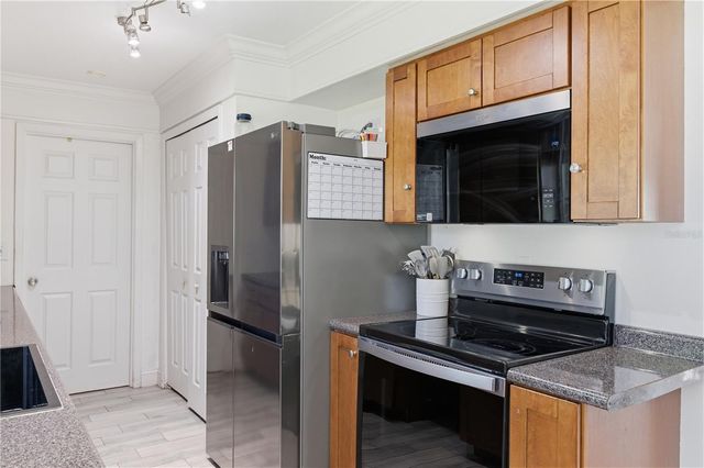 214 N THOMPSON ROAD, Apopka, FL 32703