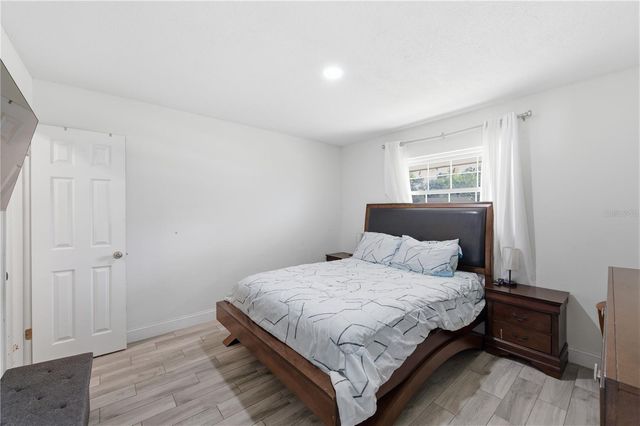 214 N THOMPSON ROAD, Apopka, FL 32703