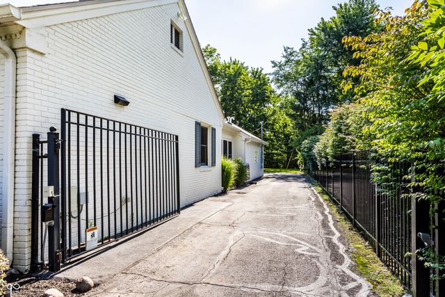7265 N Illinois Street, Indianapolis, IN 46260