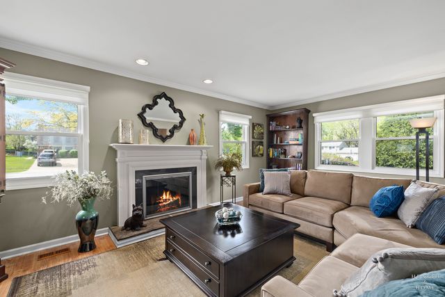 1714 PARK Drive, Schaumburg, IL 60194