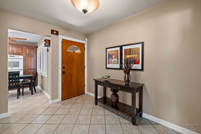1714 PARK Drive, Schaumburg, IL 60194