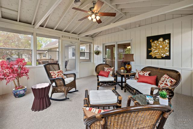 1714 PARK Drive, Schaumburg, IL 60194