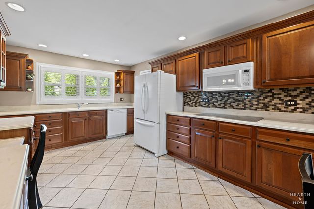 1714 PARK Drive, Schaumburg, IL 60194
