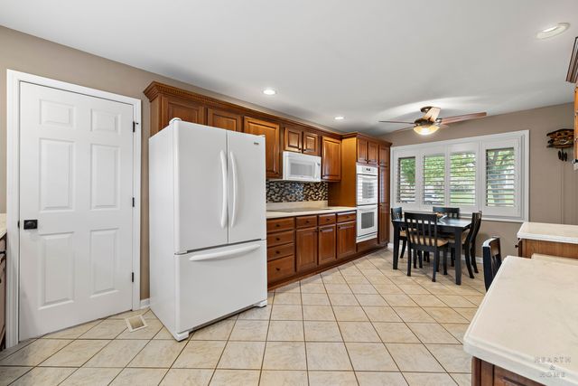 1714 PARK Drive, Schaumburg, IL 60194