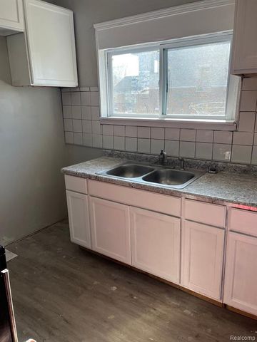 2410 Highland Street, Detroit, MI 48206