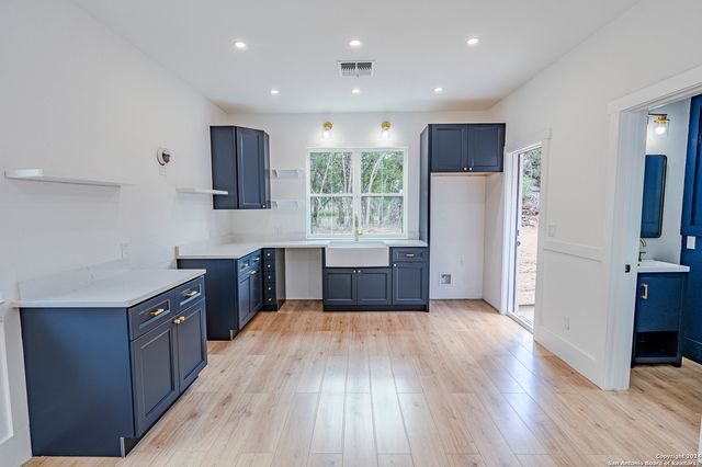 206 Timberline, Bandera, TX 78003