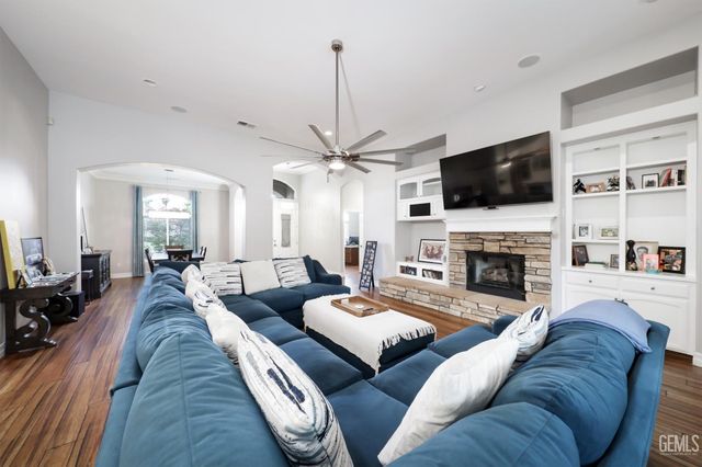 8907 Cashmere Court, Bakersfield, CA 93312