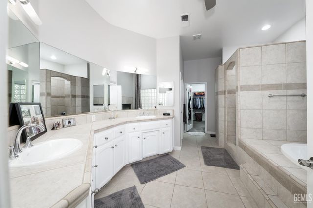 8907 Cashmere Court, Bakersfield, CA 93312