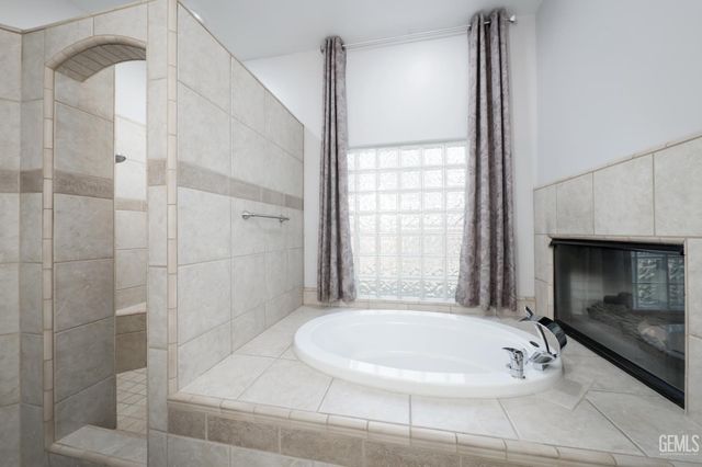 8907 Cashmere Court, Bakersfield, CA 93312