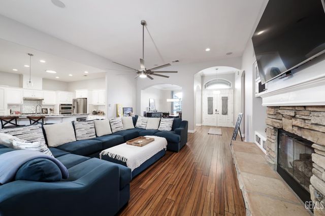 8907 Cashmere Court, Bakersfield, CA 93312