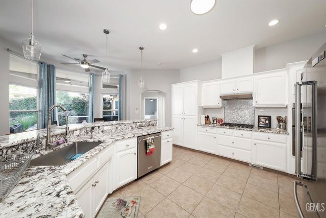 8907 Cashmere Court, Bakersfield, CA 93312