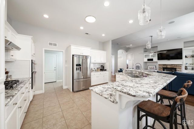 8907 Cashmere Court, Bakersfield, CA 93312